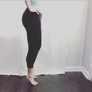 Victoria’s Secret PINK crop leggings (black)